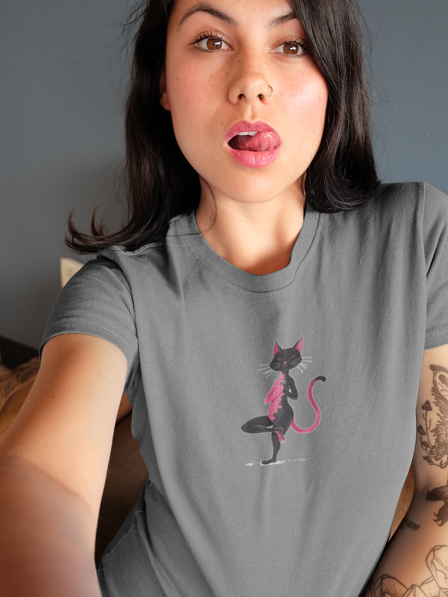 VRKASANA CAT - Classic Womens Crewneck T-shirt