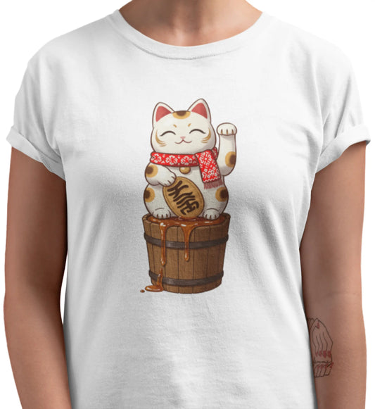 Close-up of Lucky Maple Cat T-Shirt print – Maneki-neko wrapped in scarf sitting on maple syrup barrel, Canadian twist lucky cat design.