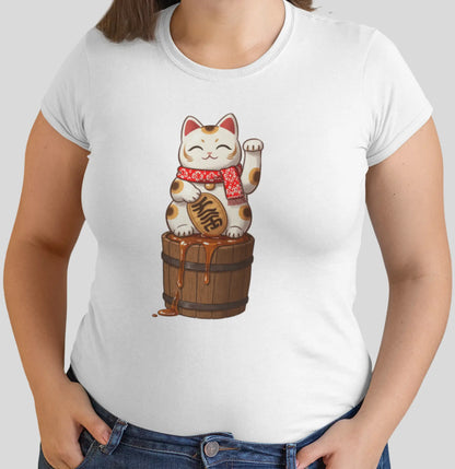Close-up of Lucky Maple Cat T-Shirt print – Maneki-neko wrapped in scarf sitting on maple syrup barrel, Canadian twist lucky cat design.