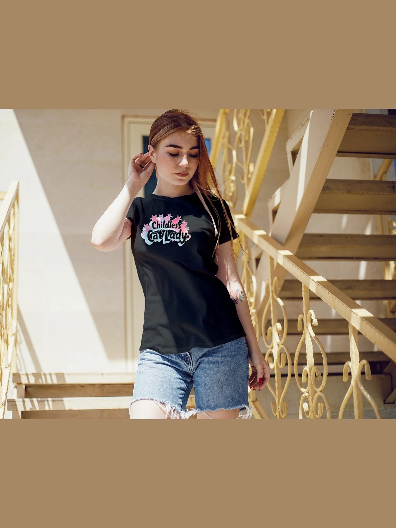 CHILDLESS CAT LADY - Classic Women's Crewneck T-shirt